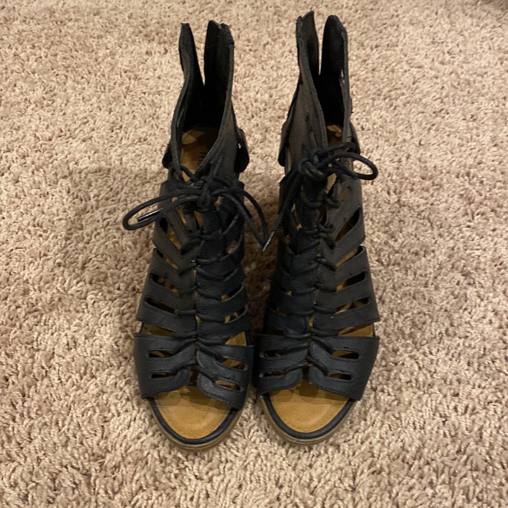 Black Peep toe shoes